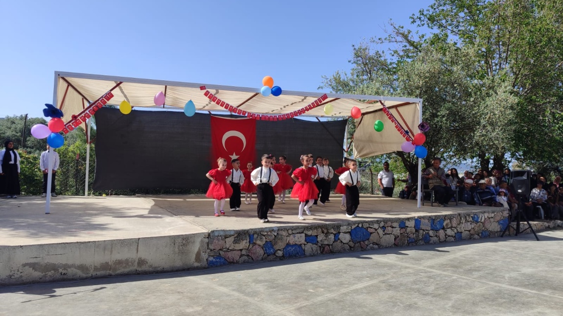 23 Nisan  Ulusal Egemenlik ve Çocuk Bayramı 